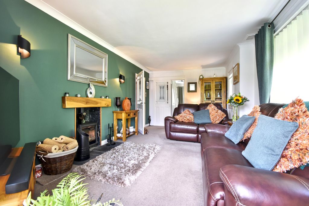 Property photo 3 of 25