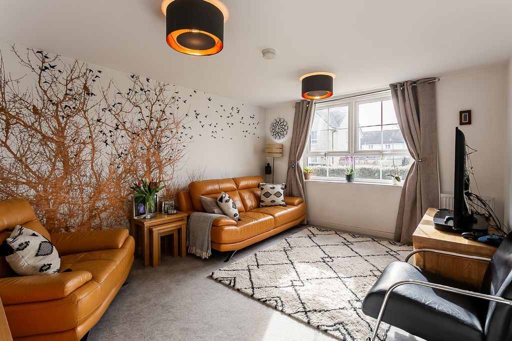 Property photo 2 of 41