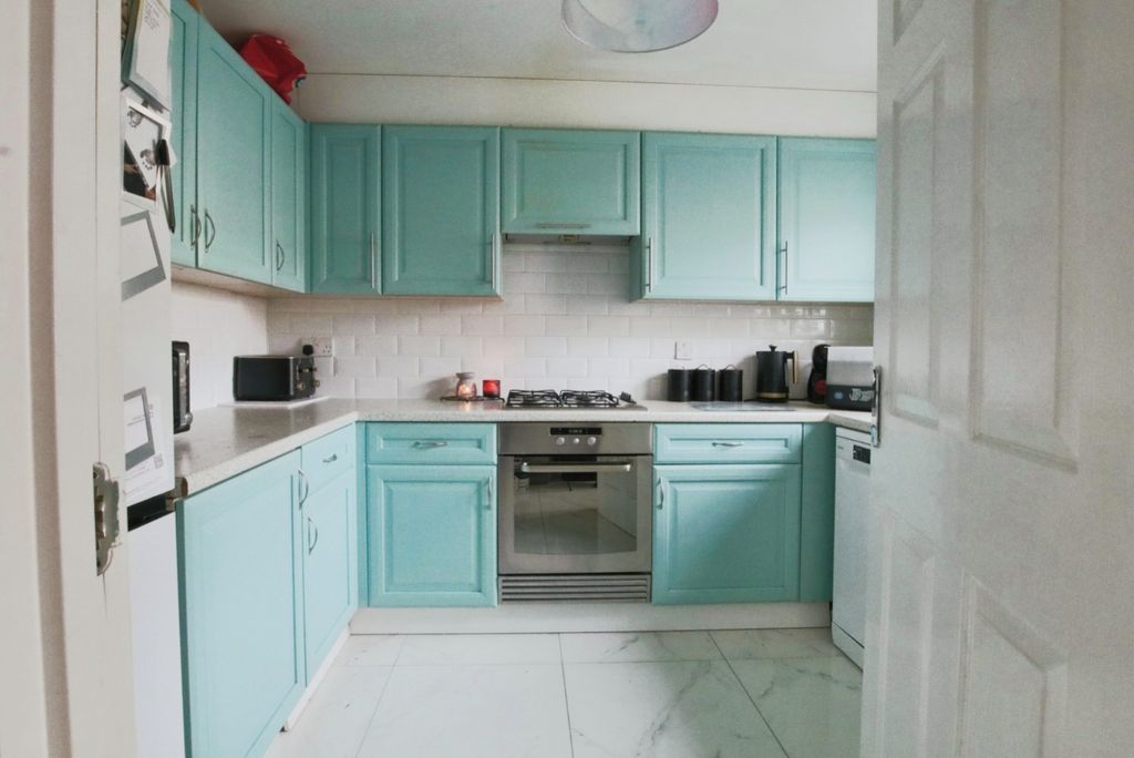 Property photo 1 of 12 3873700