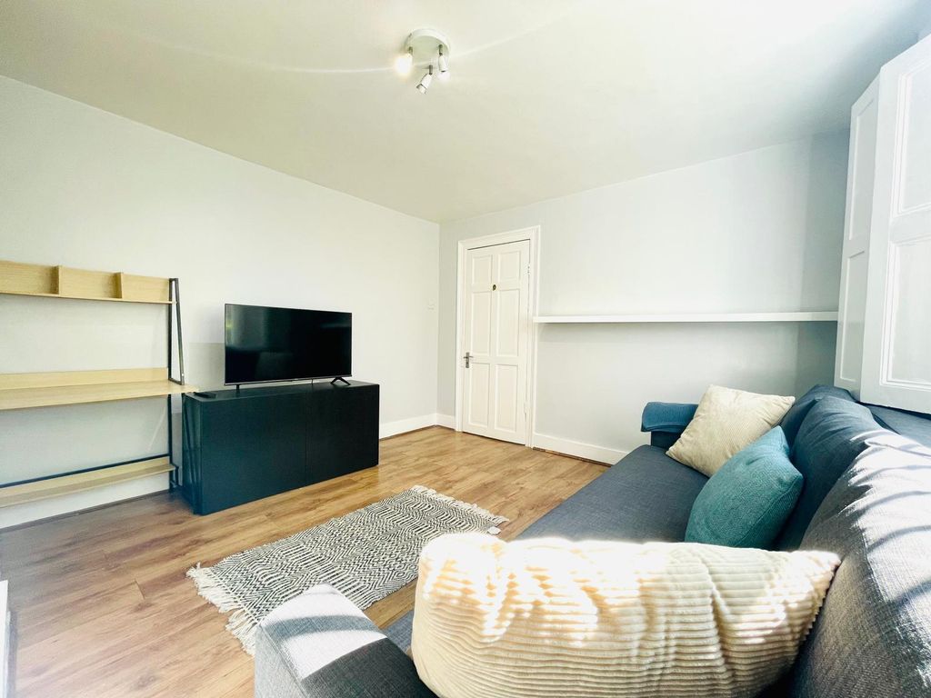 Property photo 3 of 22 Gallery