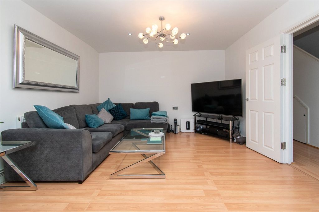 Property photo 3 of 22 Picture No. 09