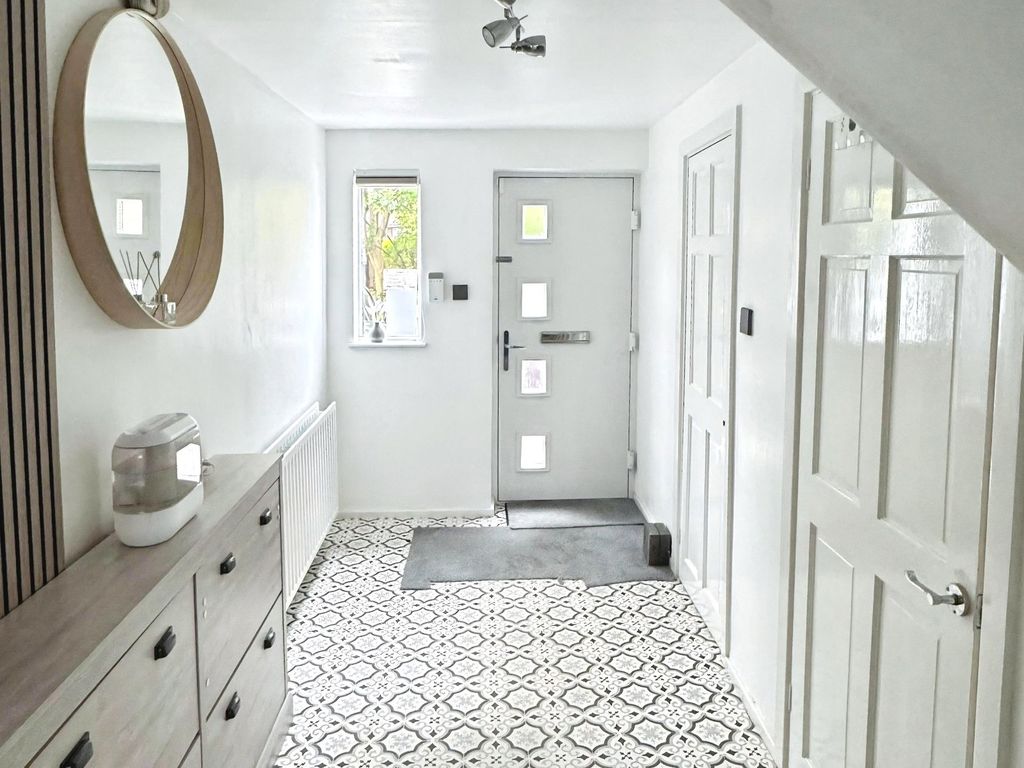 Property photo 2 of 19 Picture No. 16