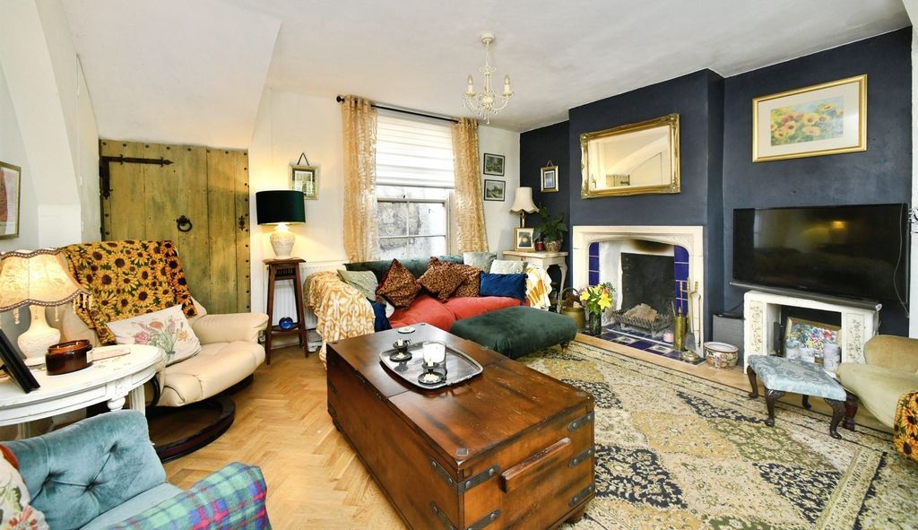 Property photo 1 of 21