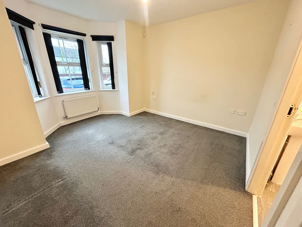 Property photo 1 of 6 Bedroom One