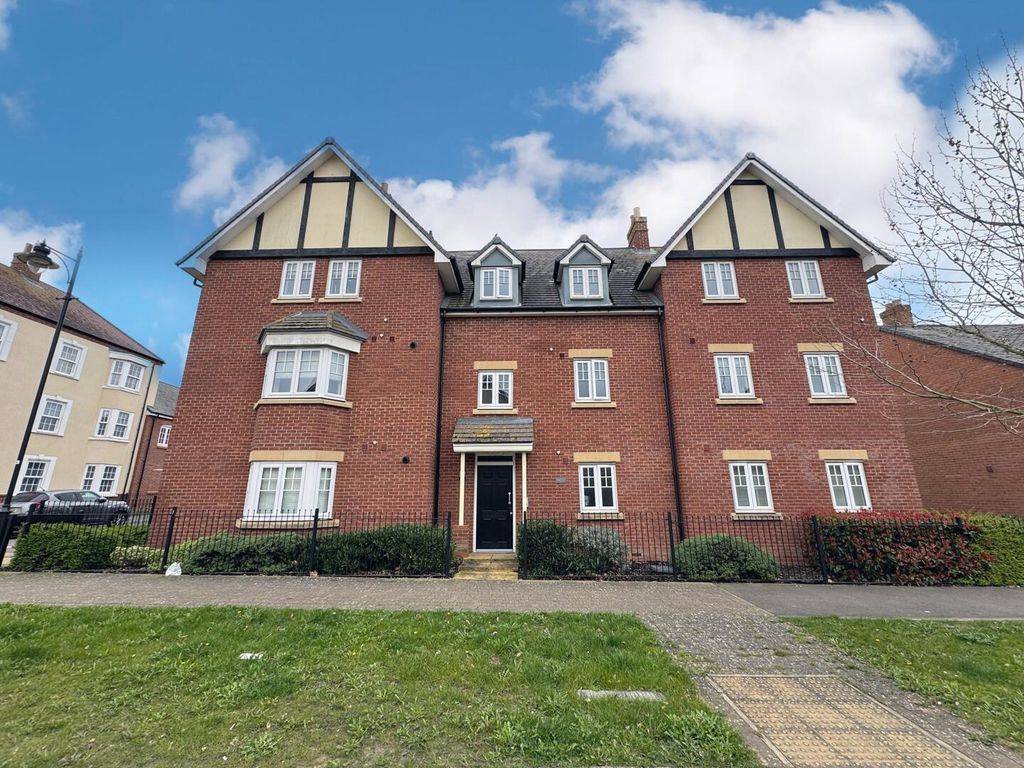 Property photo 1 of 9 Front (Exterior)