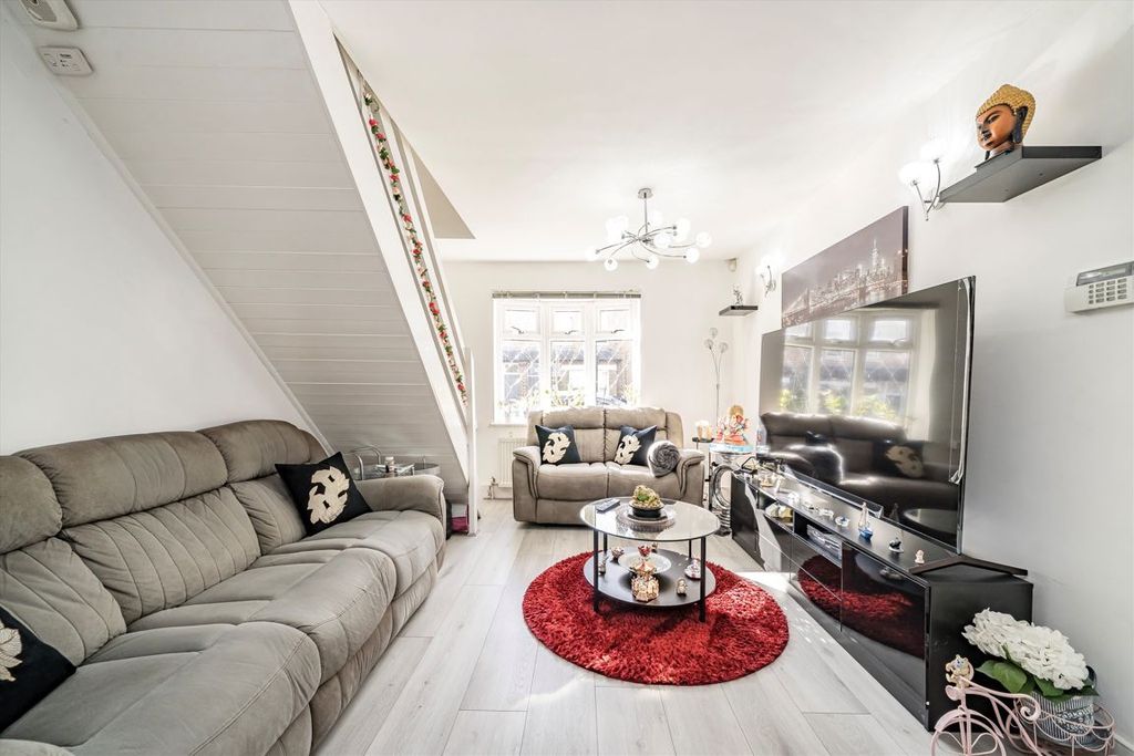 Property photo 2 of 9