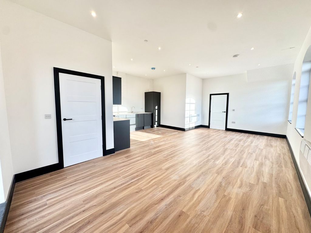 Property photo 2 of 7 Picture 2