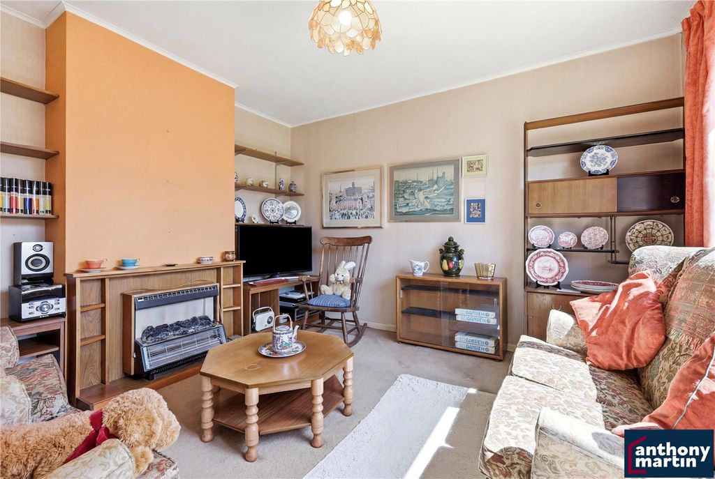 Property photo 2 of 19 Picture No. 27