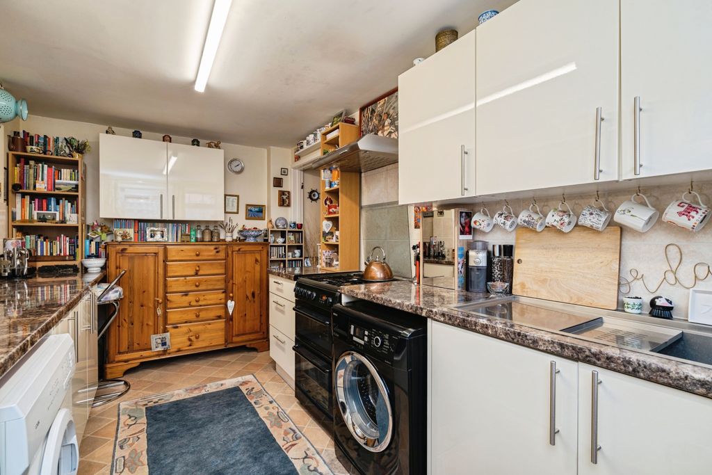 Property photo 3 of 10