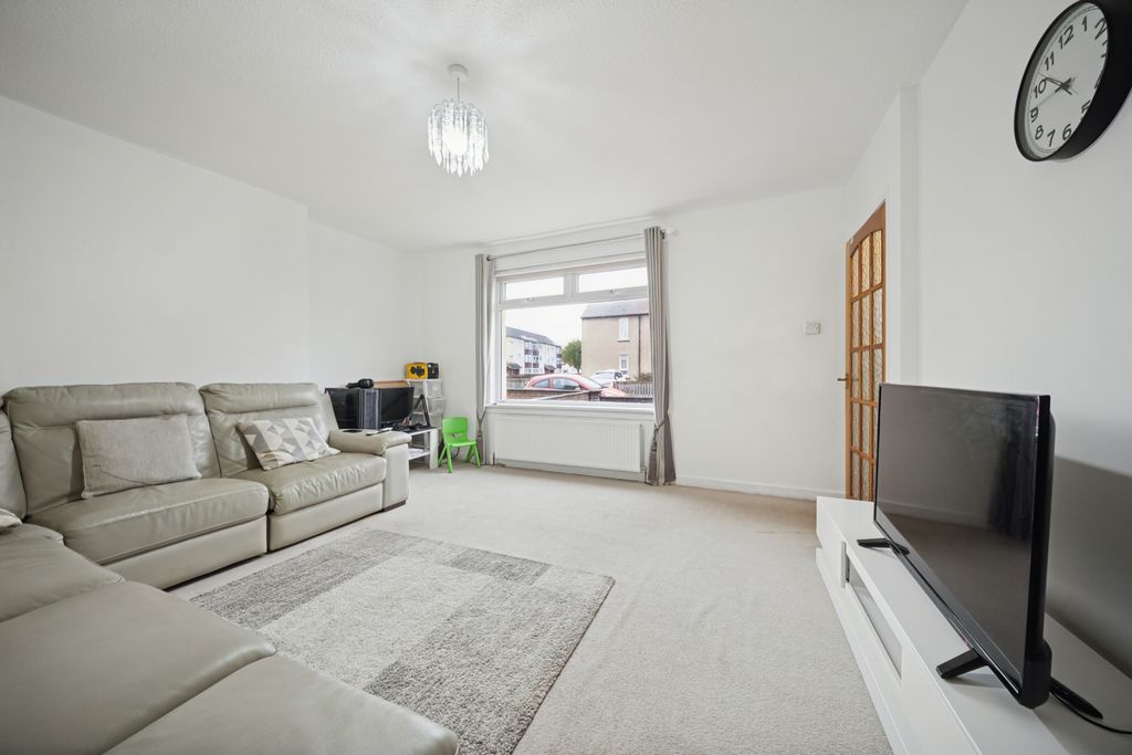 Property photo 2 of 21