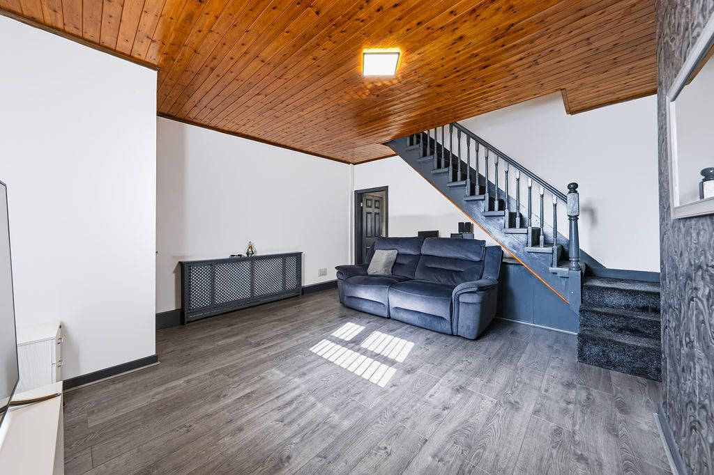 Property photo 3 of 15 Gallery