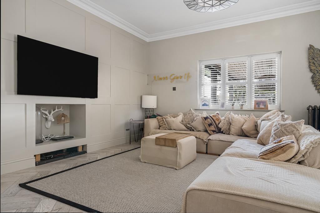 Additional image 10 of 6 bed property for saleHollydell, Hertford SG13