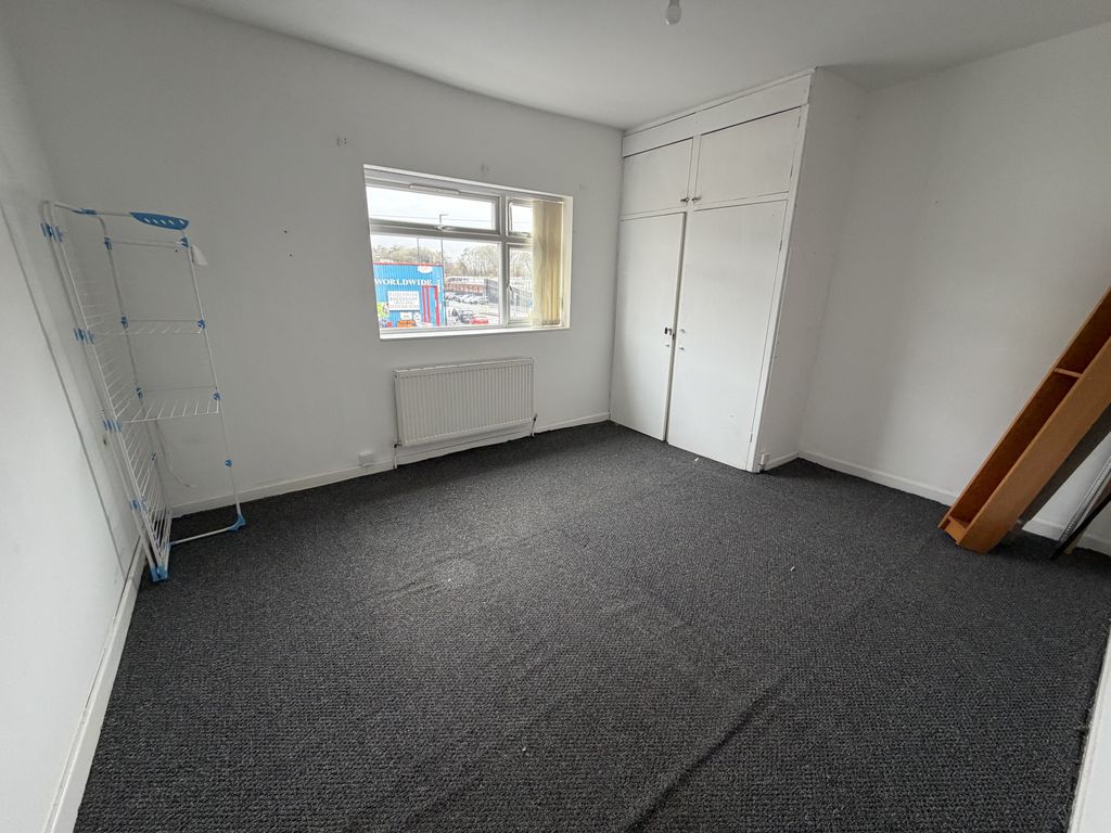 Property photo 2 of 3