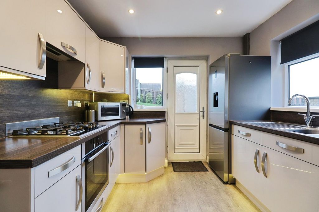 Property photo 2 of 21 Img_8671.Jpg