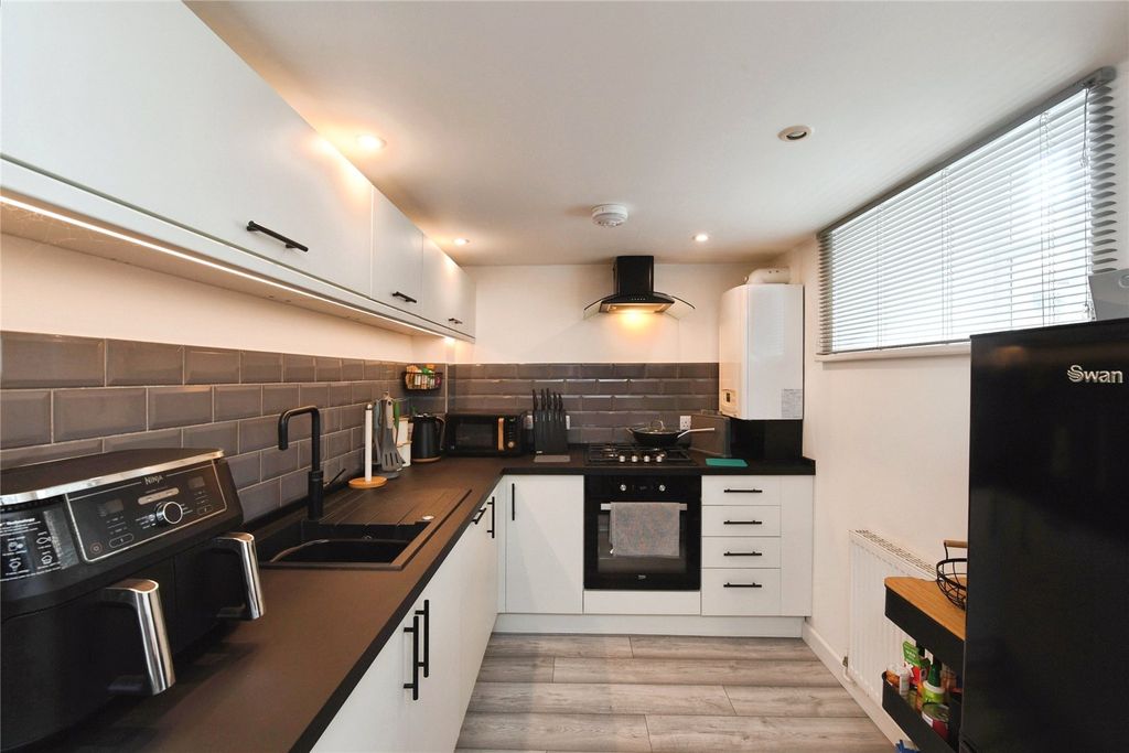 Property photo 2 of 11 Picture No. 01