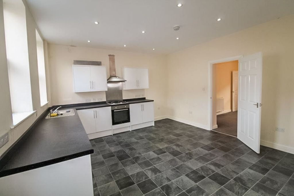 Property photo 1 of 9 Kitchen