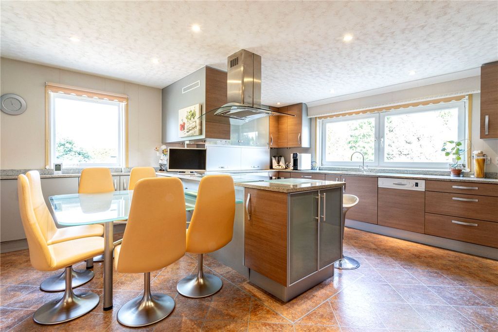 Property photo 3 of 41 Picture No. 70