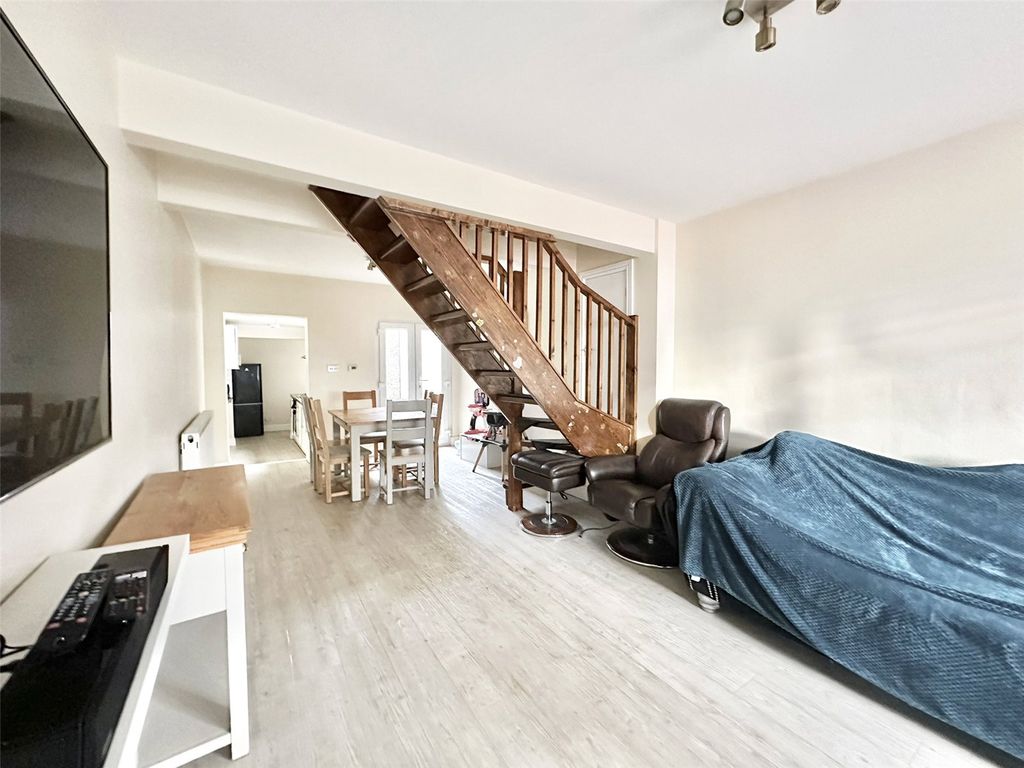 Property photo 1 of 18 Lounge/Dining