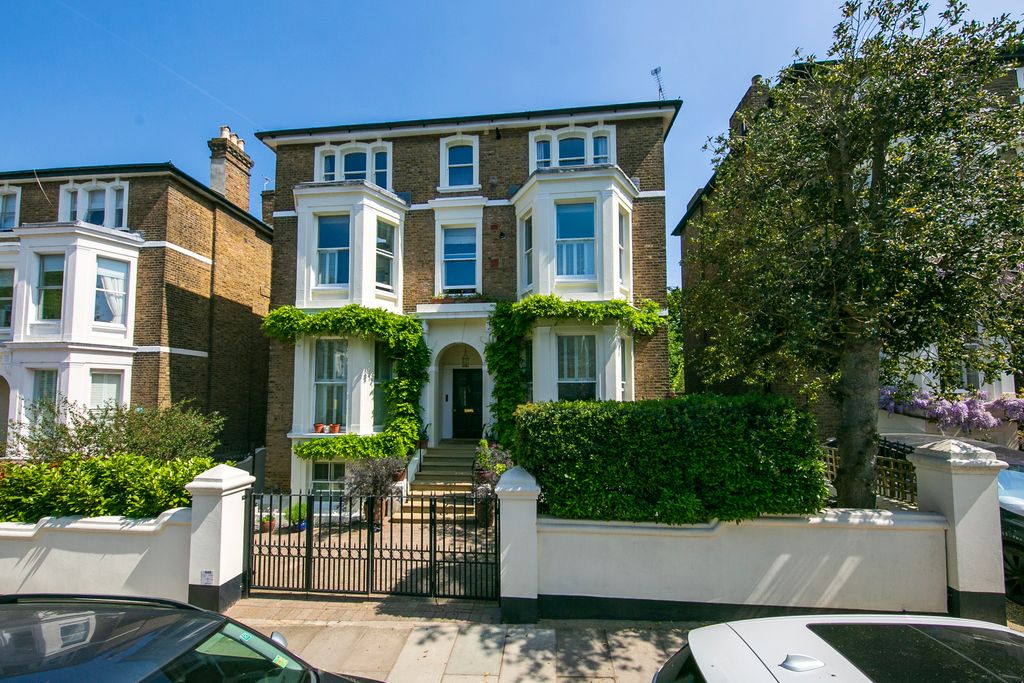 Property photo 2 of 12