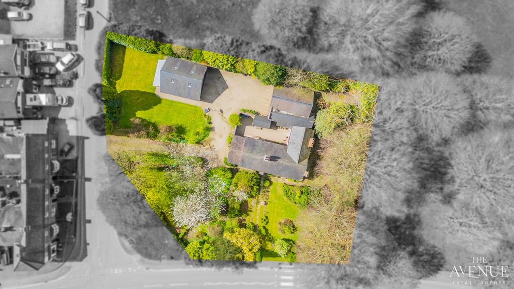 Property photo 2 of 25 3104054