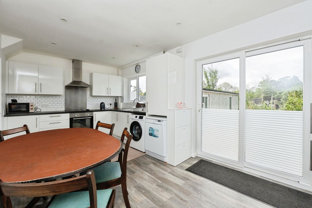 Property photo 3 of 18 Pbox-Img.Jpg
