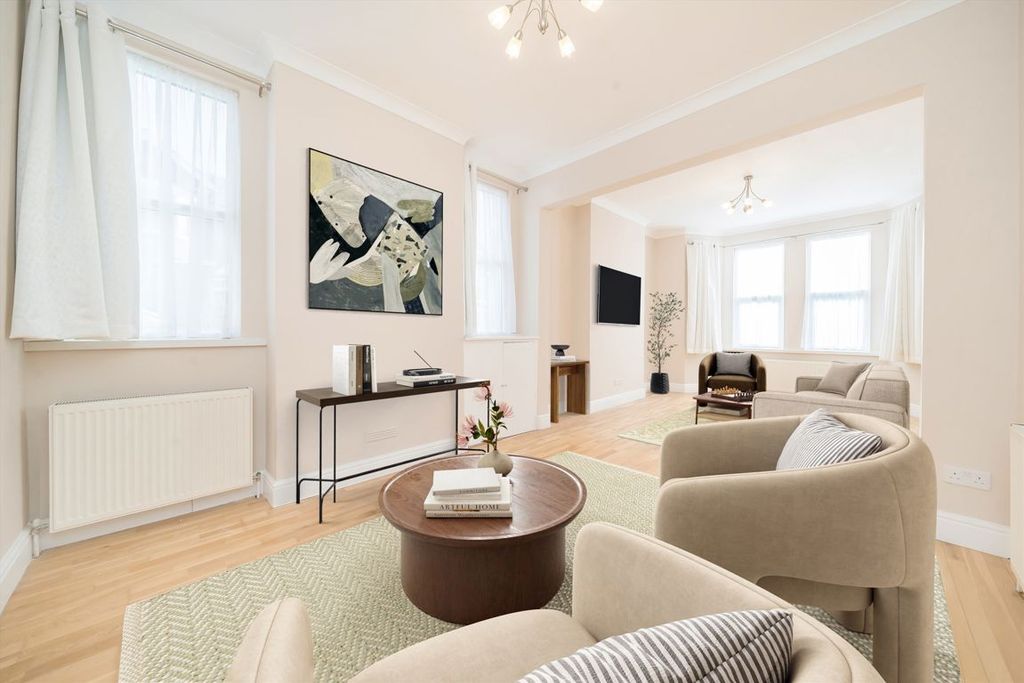 Property photo 2 of 9