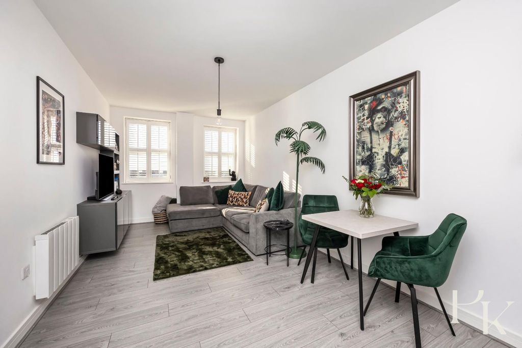 Property photo 2 of 21 The Pinnacle, Flat 51-009.Jpg