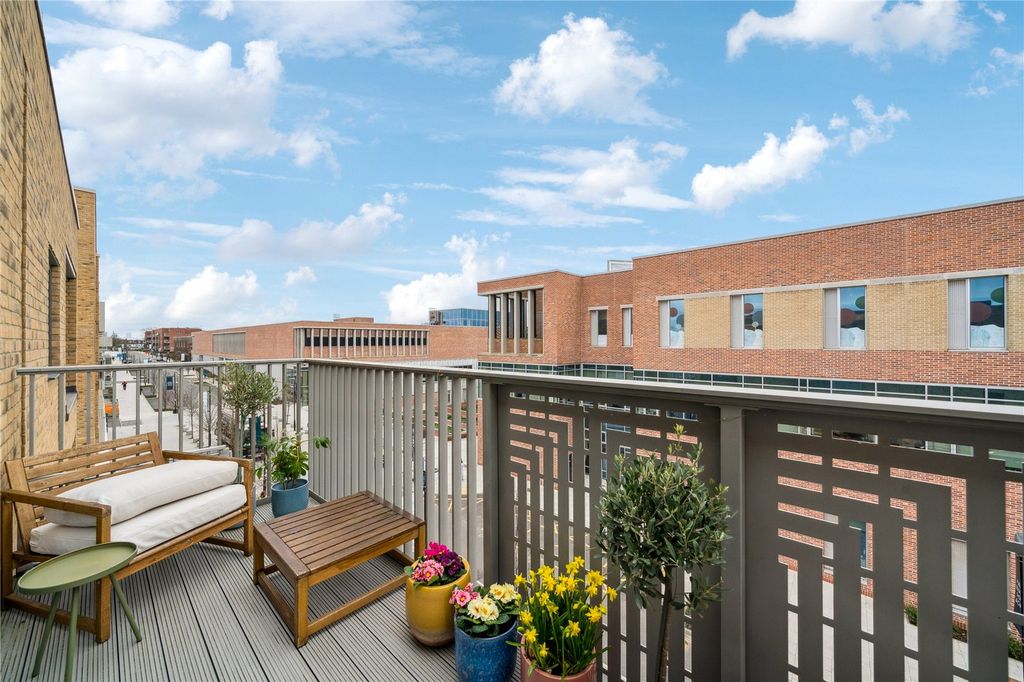 Property photo 2 of 9 Picture No. 12