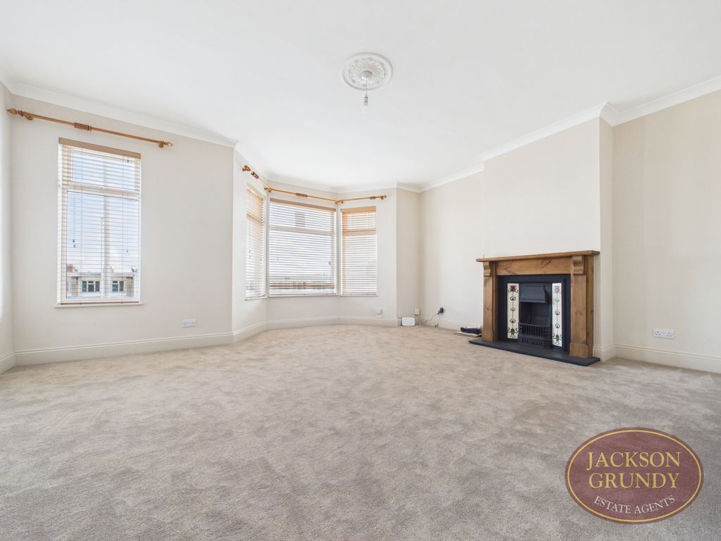 Property photo 1 of 10 Photo 4