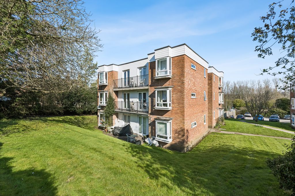 Property photo 1 of 9