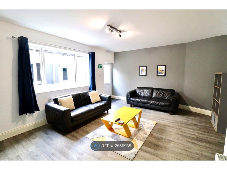 Property photo 3 of 28