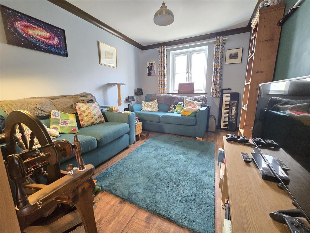 Property photo 3 of 12 Sitting Room