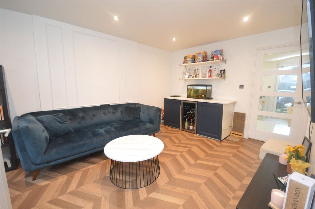 Property photo 2 of 11 Picture 2