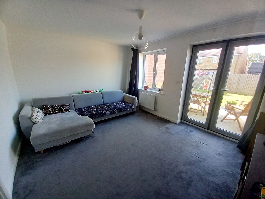 Property photo 2 of 15 Lounge