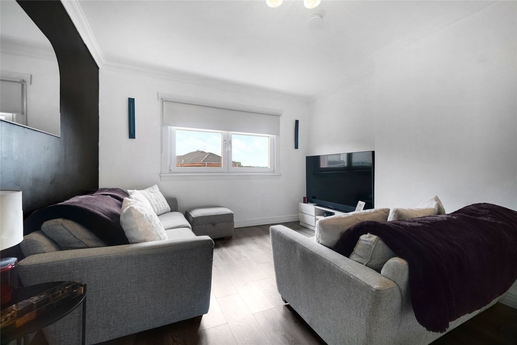 Property photo 2 of 13 2