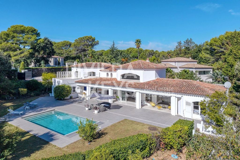Property photo 1 of 12 Mougins: Exceptional Villa In A Secure Private Domain With Beautiful Nature Views