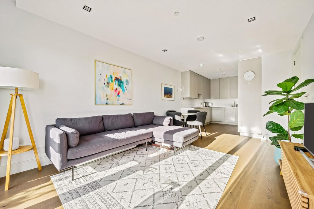 Property photo 2 of 14 Image