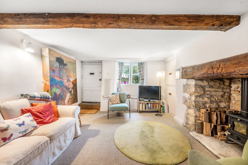 Property photo 2 of 11