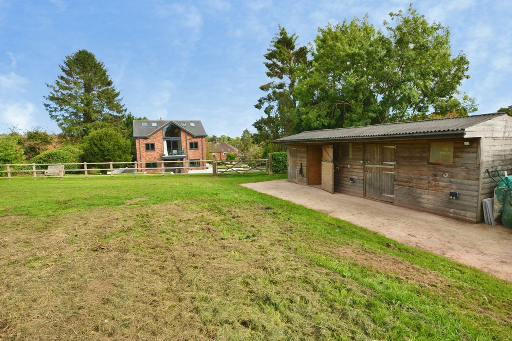 Property photo 1 of 35 Stunning Home With Land &amp; Stables
