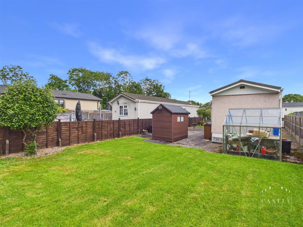 Property photo 2 of 17 Outside