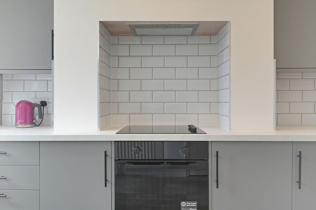 Property photo 3 of 15 Kitchen
