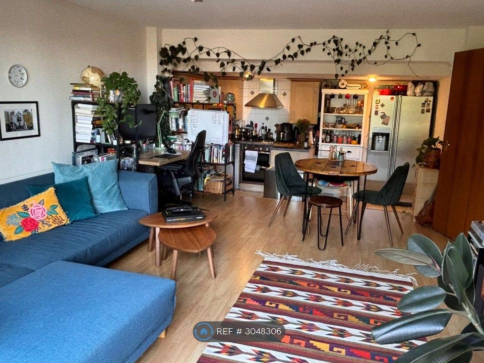 Property photo 3 of 12 Living Room