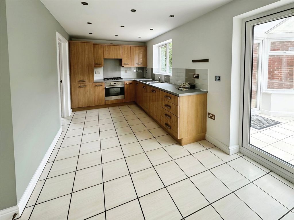 Property photo 2 of 13 Picture No. 18