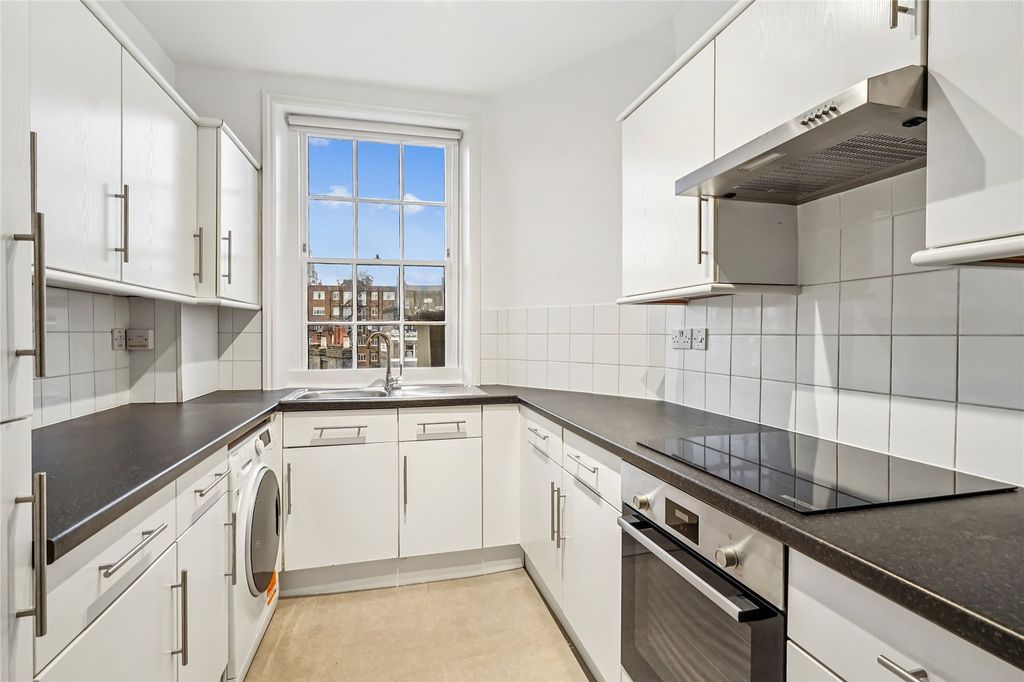 Property photo 2 of 17 Picture No. 16