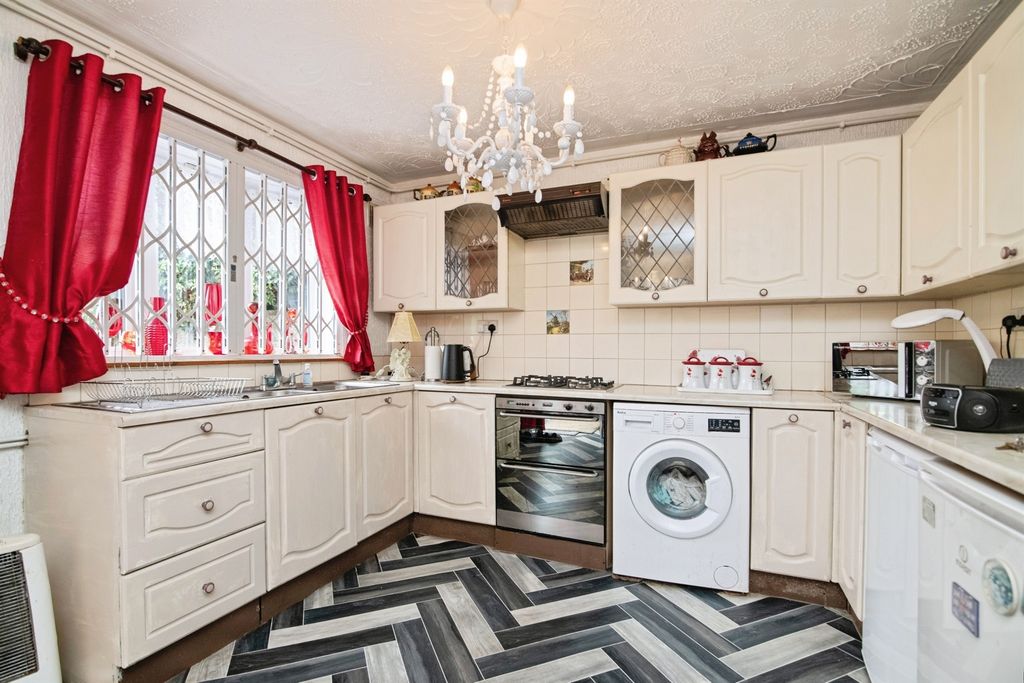 Property photo 2 of 15
