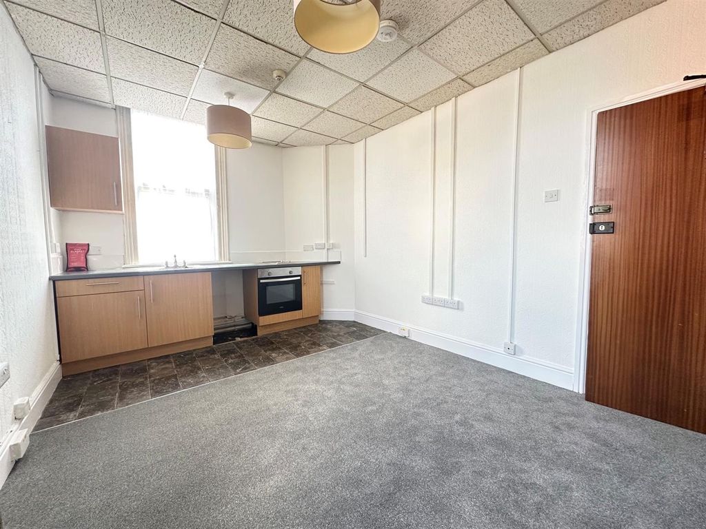 Property photo 3 of 10 New Carpet x2.Jpg