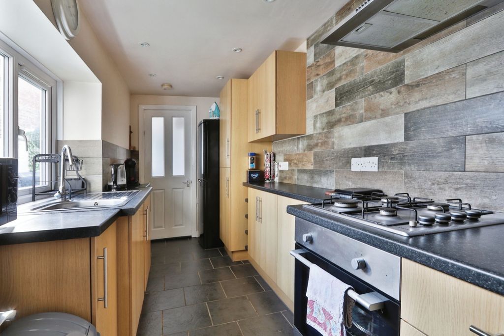 Property photo 3 of 16 3973437