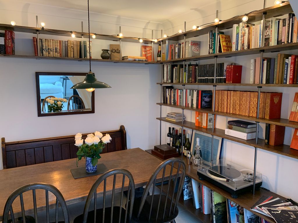 Property photo 2 of 11