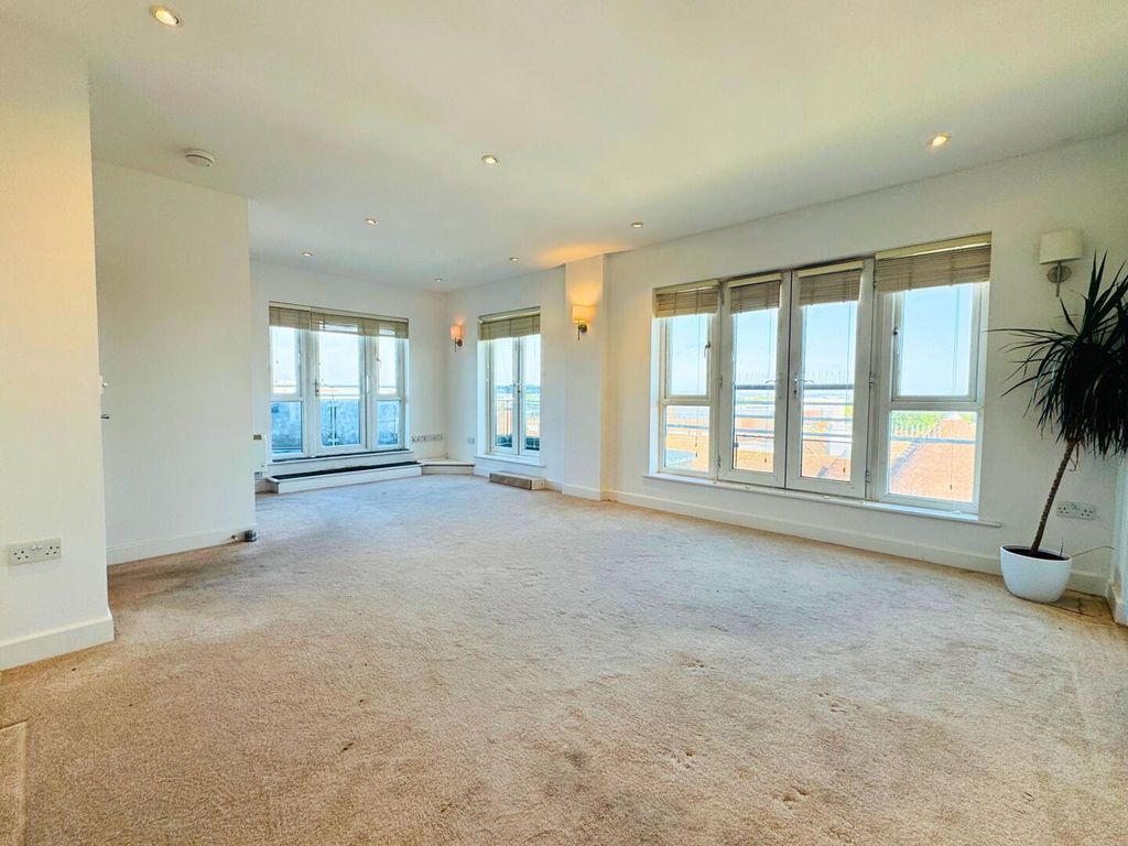 Property photo 2 of 12 Living Room