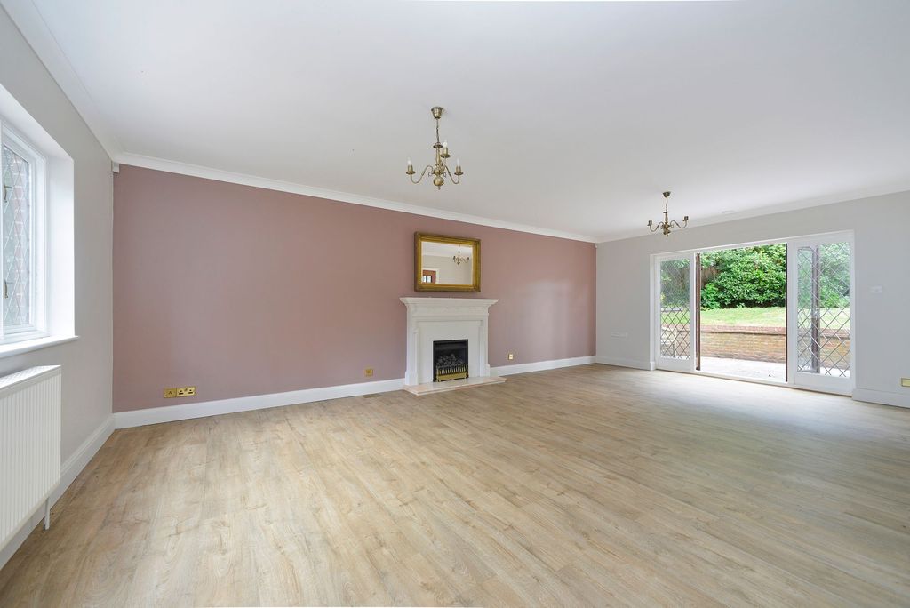 Property photo 3 of 24